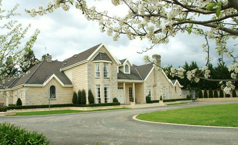 Montfort Manor - New South Wales Tourism  0