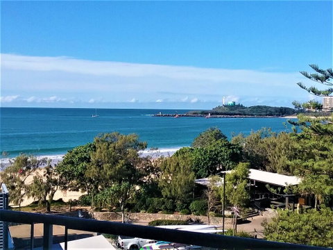 Mooloolaba Beachfront Apartment - New South Wales Tourism  0