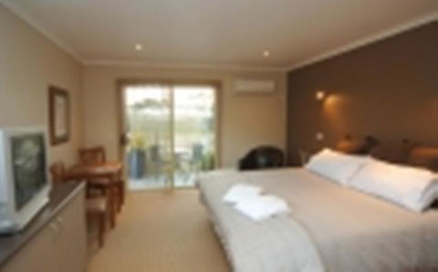 Motel Strahan - New South Wales Tourism  1