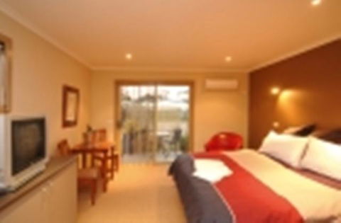 Motel Strahan - New South Wales Tourism  2