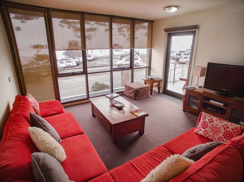 Mountain View Chalet At Heidi's - New South Wales Tourism  0