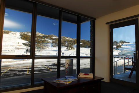 Mountain View Chalet At Heidi's - New South Wales Tourism  1