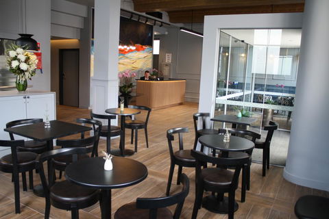 Mrs Banks Hotel - New South Wales Tourism  2