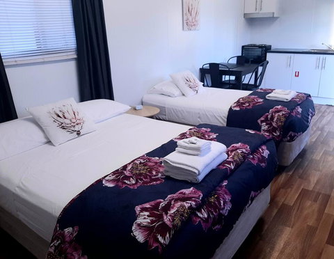 Mt Larcom Tourist Park - New South Wales Tourism  2