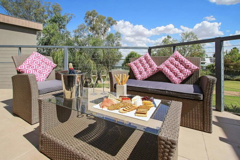 Mulwala Lakeside Townhouse #2 - New South Wales Tourism  0