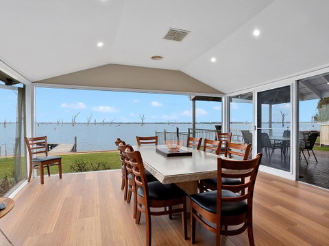 Mulwala Lakeside Waterfront - New South Wales Tourism  0