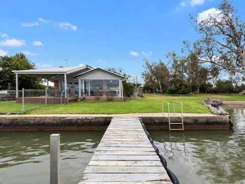 Mulwala Lakeside Waterfront - New South Wales Tourism  1