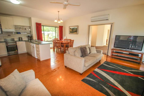 Mystic Mountain Lodge - New South Wales Tourism  1