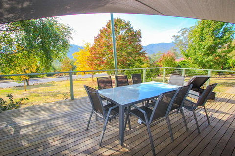 Mystic Mountain Lodge - New South Wales Tourism  0