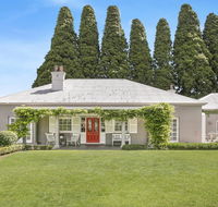 Nattai Lodge - house  cottage in beautiful garden