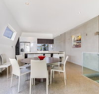 Nautilus 2 Luxury Retreat - Modern beachfront townhouse WiFi water views - New South Wales Tourism 