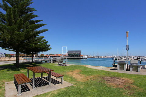 Hillarys Marina Apartment - New South Wales Tourism  41