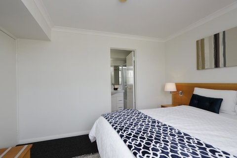 Hillarys Marina Apartment - New South Wales Tourism  26