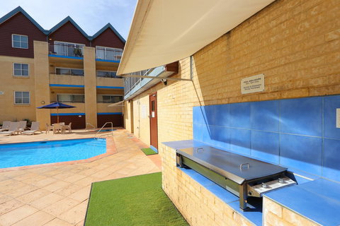 Hillarys Marina Apartment - New South Wales Tourism  31