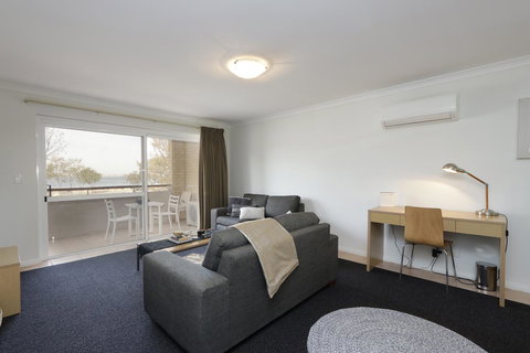 Hillarys Marina Apartment - New South Wales Tourism  6