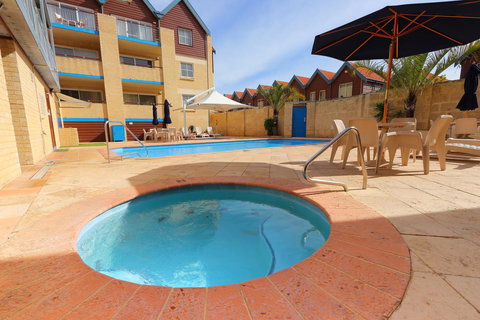 Hillarys Marina Apartment - New South Wales Tourism  34