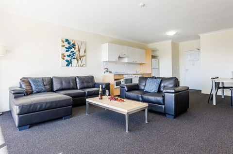 Perth Ascot Central Apartment Hotel Official - New South Wales Tourism  1