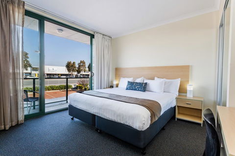 Perth Ascot Central Apartment Hotel Official - New South Wales Tourism  9