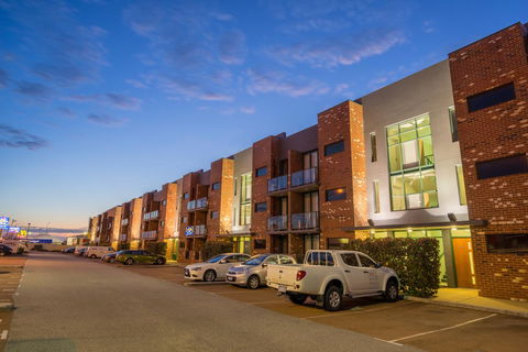 Perth Ascot Central Apartment Hotel Official - New South Wales Tourism  0