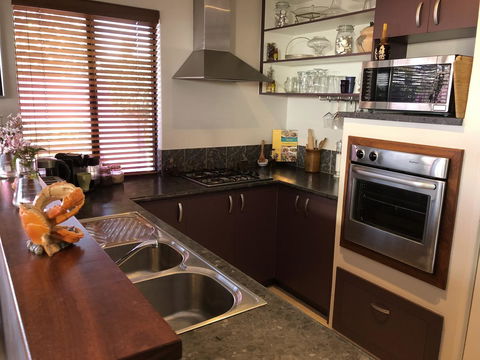 BeachHideaway@Scarborough - New South Wales Tourism  23
