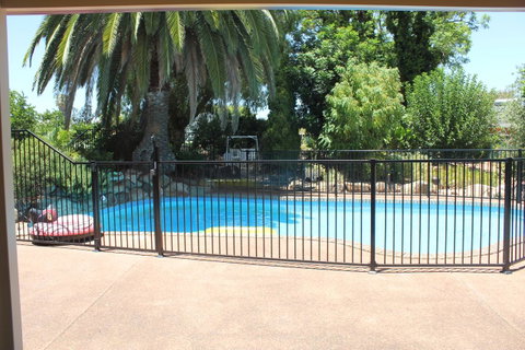 Jacaranda Hideaway Bed & Breakfast - New South Wales Tourism  9