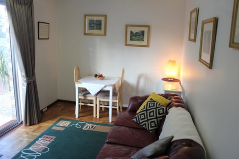 Jacaranda Hideaway Bed & Breakfast - New South Wales Tourism  3