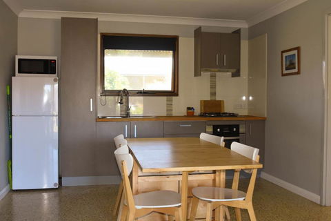 Swan Valley Sisters - New South Wales Tourism  23