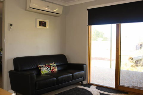 Swan Valley Sisters - New South Wales Tourism  24