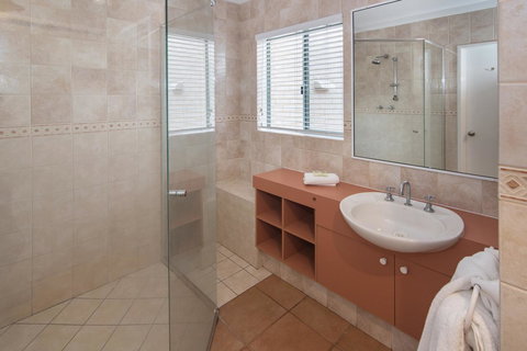 Bayshore Beachside Resort - New South Wales Tourism  21