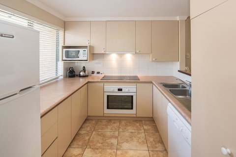 Bayshore Beachside Resort - New South Wales Tourism  19