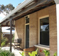 Hotham Ridge Winery and Cottages - New South Wales Tourism 