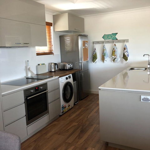 Mullaloo Beachfront Retreat - New South Wales Tourism  5