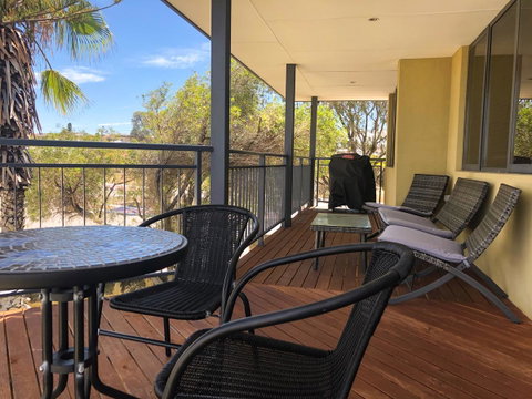 Mullaloo Beachfront Retreat - New South Wales Tourism  11