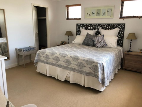 Mullaloo Beachfront Retreat - New South Wales Tourism  6