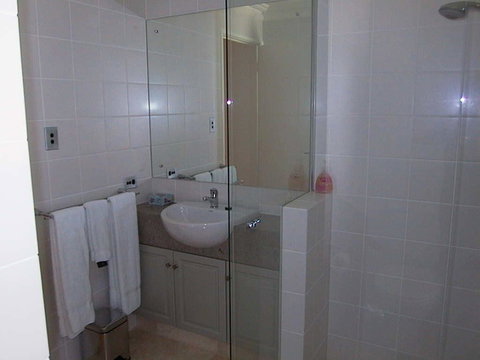 West End District Apartments - New South Wales Tourism  19