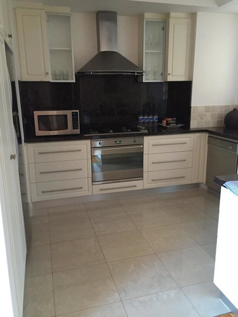 West End District Apartments - New South Wales Tourism  17