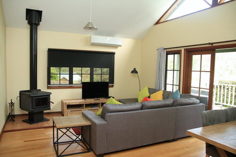 Riverglen Chalets - New South Wales Tourism  12