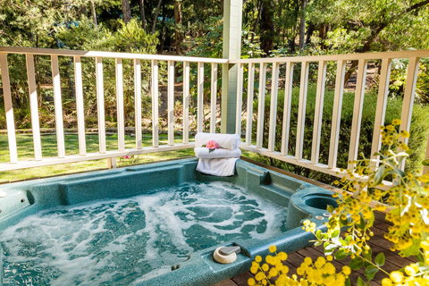 Riverglen Chalets - New South Wales Tourism  2