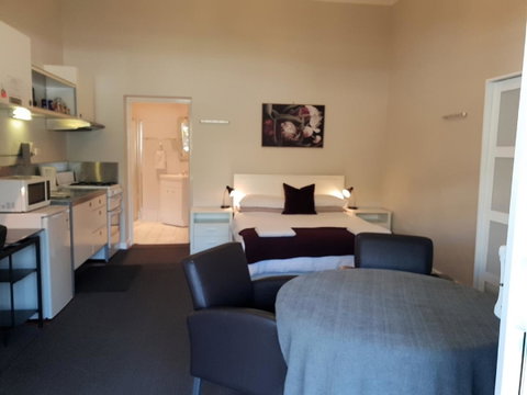Stirling Apartments - Studio 1 - New South Wales Tourism  4