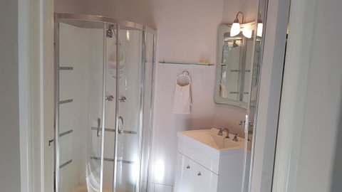 Stirling Apartments - Studio 1 - New South Wales Tourism  3