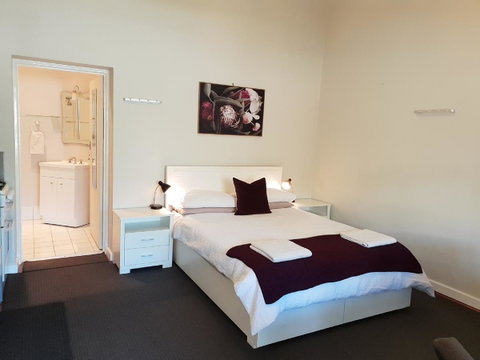 Stirling Apartments - Studio 1 - New South Wales Tourism  0
