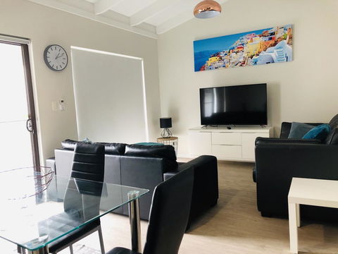 West Beach Lagoon 218 - Outstanding Value! - New South Wales Tourism  1