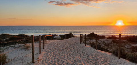 West Beach Lagoon 114 â€“ Ocean Views - New South Wales Tourism  22