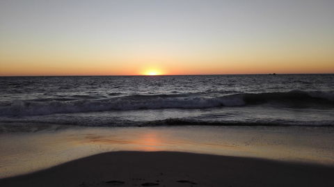 Alkimos Beach Cottage - New South Wales Tourism  5