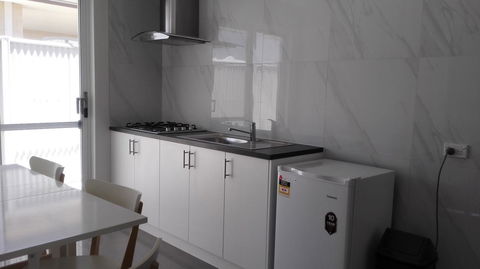 Alkimos Beach Cottage - New South Wales Tourism  0