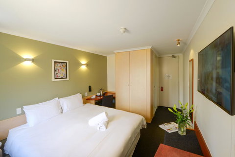 Sullivans Hotel - New South Wales Tourism  14