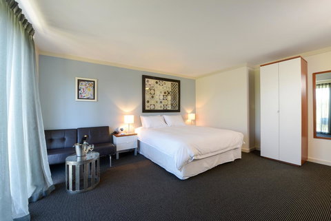 Sullivans Hotel - New South Wales Tourism  19