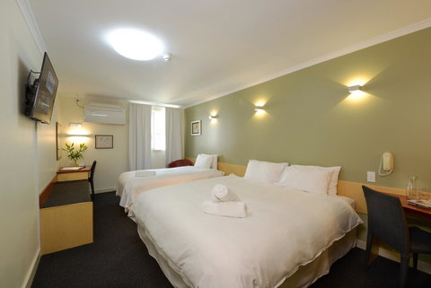 Sullivans Hotel - New South Wales Tourism  12