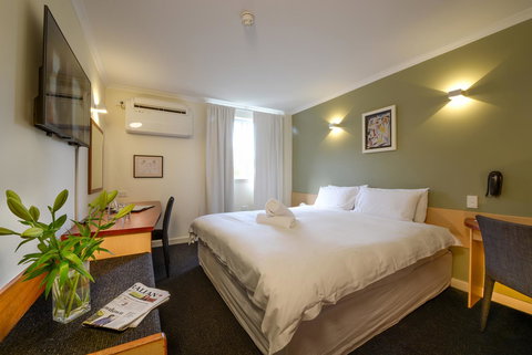 Sullivans Hotel - New South Wales Tourism  13