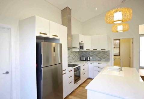 Sunny Blinco Street House - New South Wales Tourism  5